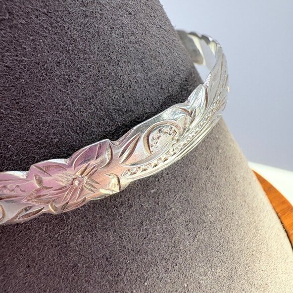 Sterling Silver 925 Child's Scroll Floral Design Flower Bangle Bracelet Size 5.5 - Picture 10 of 10
